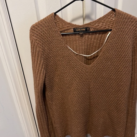 Sweater - Picture 2 of 4